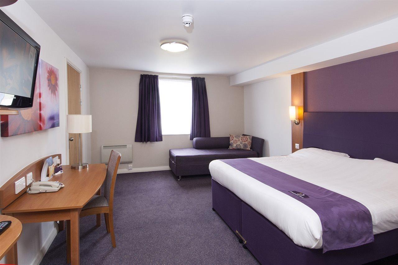 Premier Inn Premier Inn Silverstone Syresham Dış mekan fotoğraf