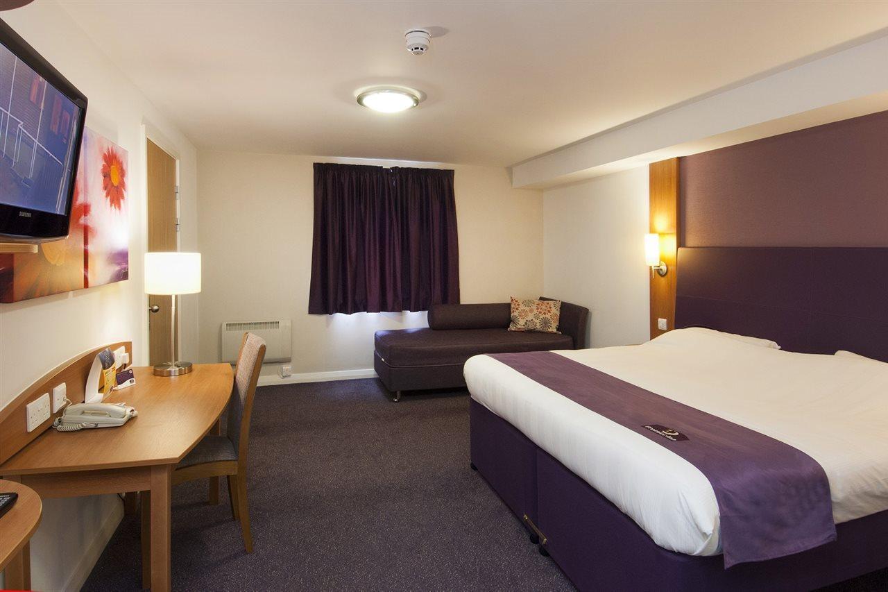 Premier Inn Premier Inn Silverstone Syresham Dış mekan fotoğraf