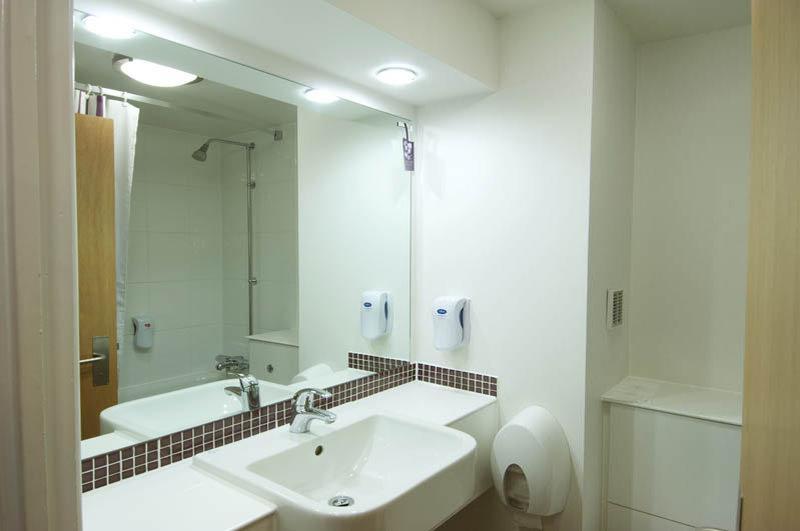 Premier Inn Premier Inn Silverstone Syresham Dış mekan fotoğraf